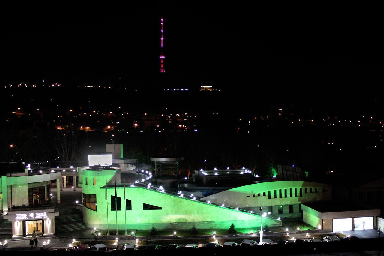 Vivid 2 Bedroom Apt. Yerevan Exterior photo